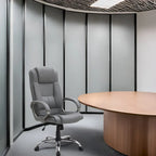 Fauteuil de bureau ergonomique en maille respirante avec design réglable, support lombaire et mobilité améliorée grâce à des roulettes pivotantes à 360°