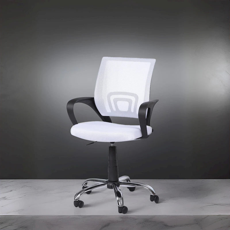 Fauteuil de bureau ergonomique en maille respirante avec design réglable, support lombaire et mobilité améliorée grâce à des roulettes pivotantes à 360°