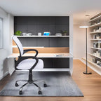 Fauteuil de bureau ergonomique en maille respirante avec design réglable, support lombaire et mobilité améliorée grâce à des roulettes pivotantes à 360°