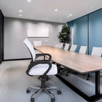 Fauteuil de bureau ergonomique en maille respirante avec design réglable, support lombaire et mobilité améliorée grâce à des roulettes pivotantes à 360°