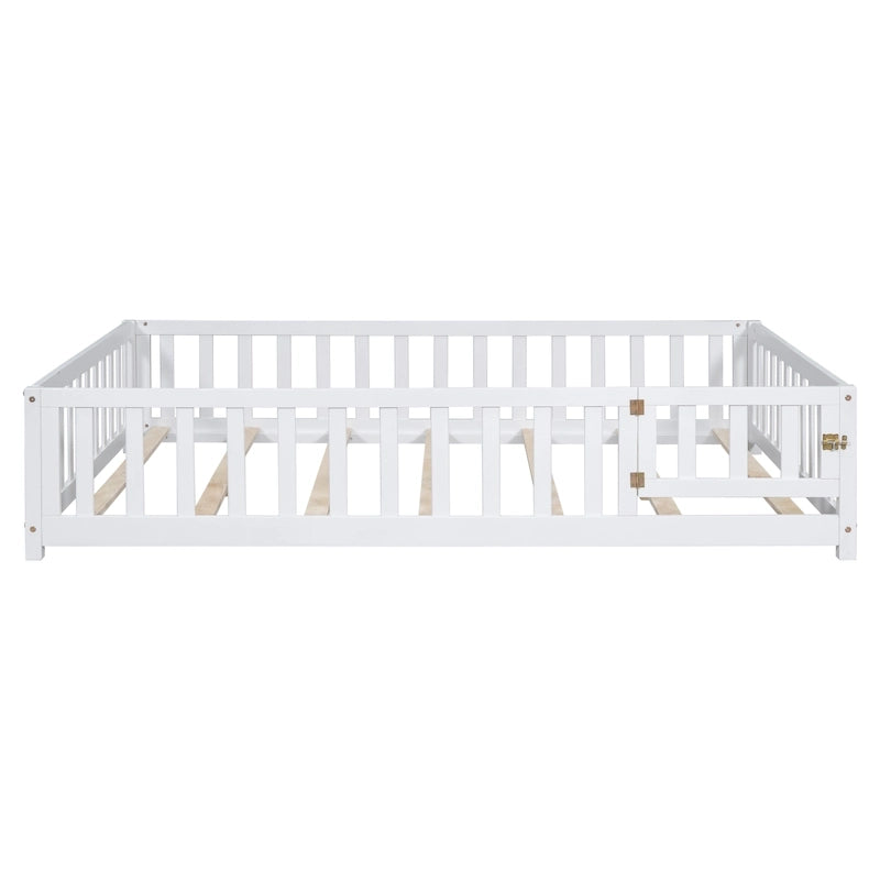 Lit plateforme pleine grandeur en bois avec clôture et porte pour enfants