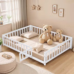 Lit plateforme pleine grandeur en bois avec clôture et porte pour enfants